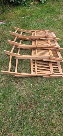 Garde Table and 4 Chairs