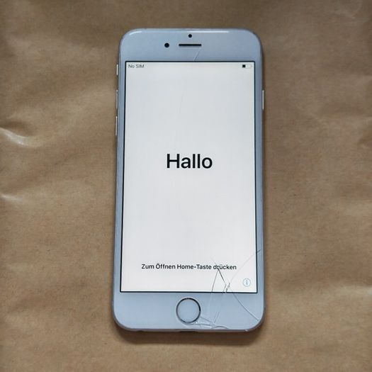 Apple iPhone 6 - 16GB - Silver - Cracked Screen - Activation Locked (For Parts / Repair)