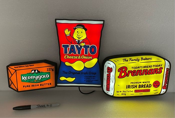 Crisp Sambo Ingredients Light Box