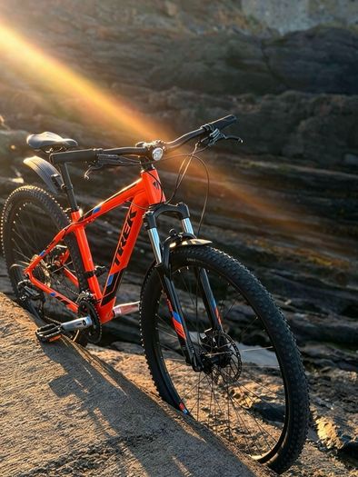 Like New Fully Serviced Trek Marlin 6 29 Inch Mountain Bike M/l Frame