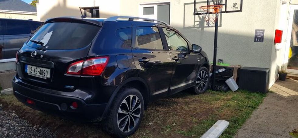 For repair: 2012 Nissan Qashqai n-tec highest trim sunroof 360 camera touch screen