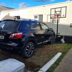 For repair: 2012 Nissan Qashqai n-tec highest trim sunroof 360 camera touch screen
