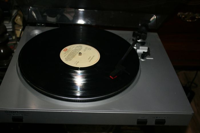 Ion TTUSB05 USB Turntable Digitise Convert your Vinyl to Digital, Boxed, Working
