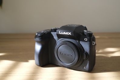 Panasonic Lumix G7 + 2 Lenses (14-42mm & 40-150mm)  Full Kit  Excellent Condition