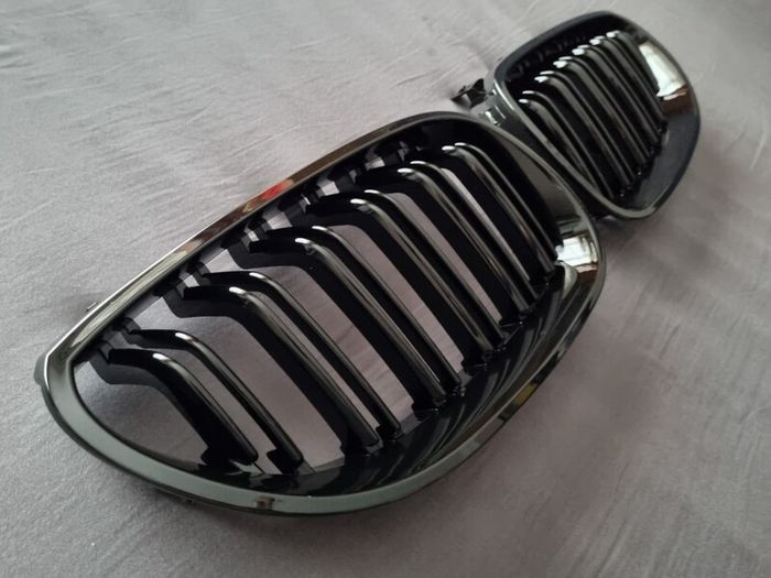 BMW 5 Series E60 E61 Gloss Black Kidney Grilles Brand New