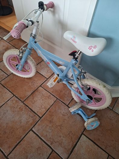 Girls bike