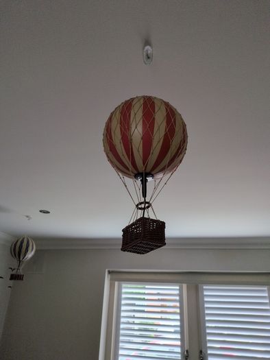 Authentic Models Travels Light LED Balloons x 3