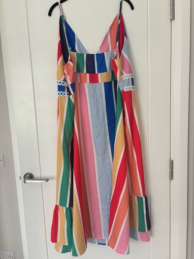 Brand new dress size 18/20/22/24