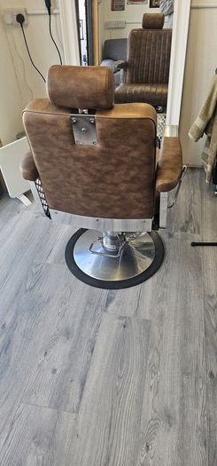 REM Barber Chair