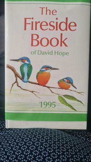 BEAUTIFUL ILLUSTRATED. THE FIRESIDE BOOK. 1995.POEMS OLD AND NEW EACH BEAUTIFULLY illustrated by a full page painting special commission to capture the flavour of the words. Hardback With Dustjacket In Very Good Condition.