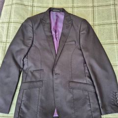 Mark Darcy suit 36r