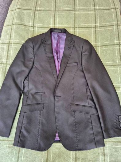 Mark Darcy suit 36r