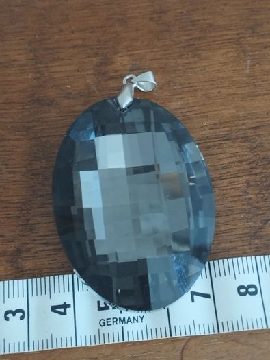 Pendant made of smoky quartz and 925 silver.
