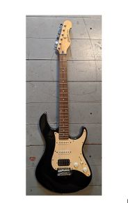 Yamaha Pacifica 012