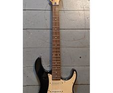 Yamaha Pacifica 012
