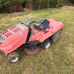 Ride On Lawn Mower  Briggs & Stratton I/C 12HP Engine for Spares or Repair