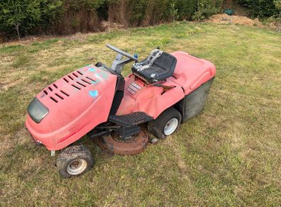 Ride On Lawn Mower  Briggs & Stratton I/C 12HP Engine for Spares or Repair