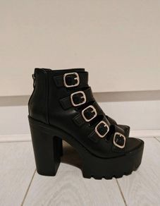 New shoes size 4