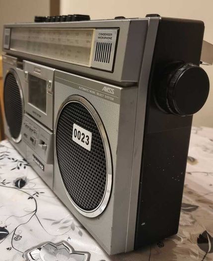 From 1983  Sanyo M4200LG Radio Cassette Recorder, vorking good, tested.