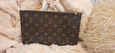 Louis Vuitton Neverfull Pouch Authentic