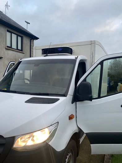 Chiller for fridge van
