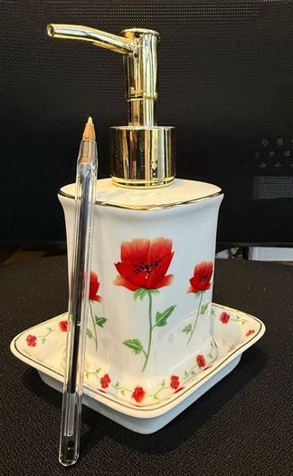 Leonardo Collection Soap Dispenser Bathroom Set.
