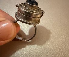 Vintage 925 Sterling Silver Secret Compartment Ring with Black Onyx Stone