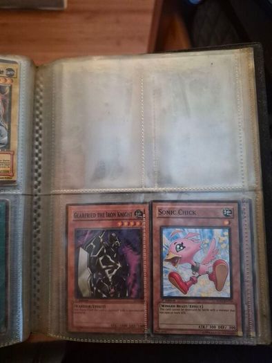 Yu-Gi-Oh! Trading Card Game Card Binder 1996 w/ random. Cards inside
