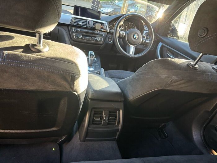142 BMW 320D M-Sport - Automatic - Very High Spec