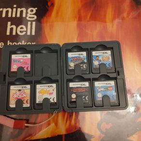Nintendo DS Princess Peach Game Case plus 7 games