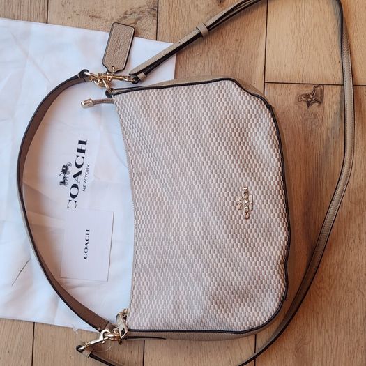 coach handbag (authentic)