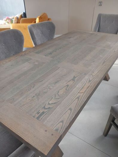 Dining Table, Chairs x6, Island Stools x4