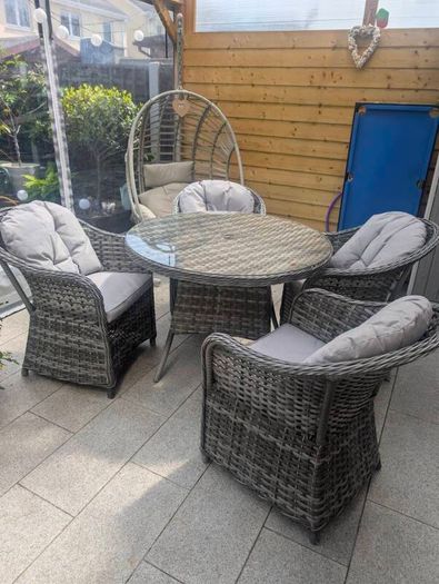 Florida outdoor dining set