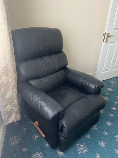 Black leather lazy boy