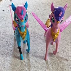 Shimmer & Shine Interactive Magical Flying Zahracorns Bundle (Pair)