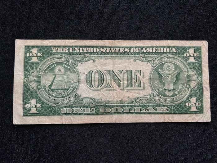 Certificate One dollar Bill from USA blue seal 1935 "D"