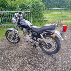 Suzuki GN400 1982