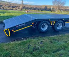 Broughan hydraulic beaver tail