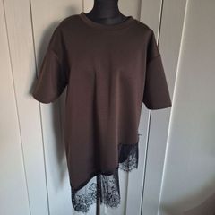 Brown short sleeved top with black lace trim