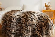 Luxury Decorative Faux Fur Blanket, Tiger Print Brown, Twin/Double  150x200cm, Soft Big Fluffy Bed Blanket, Shaggy Plush Farmhouse Couch Throw, Furry Fuzzy Blanket for Bedroom Living Room