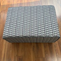 Pouffe/footstool