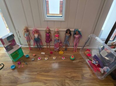 Barbies & accessories