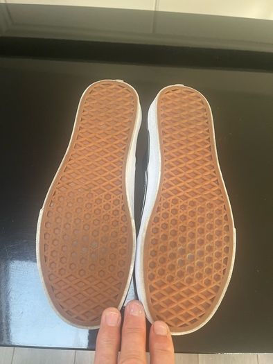 womans runners vans.