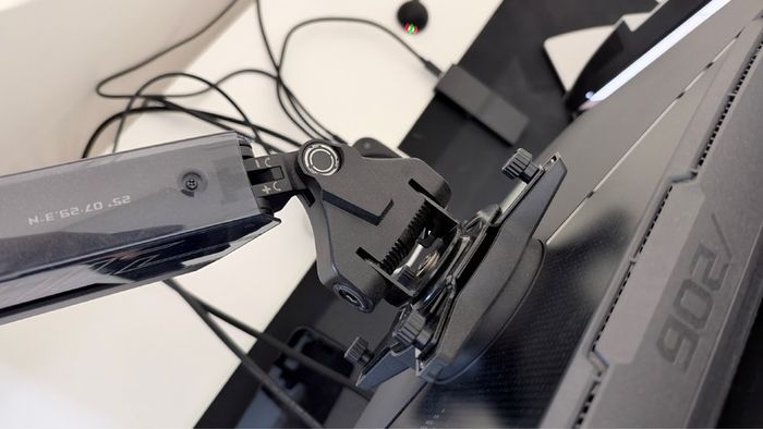 ASUS ROG Ergo Monitor Arm AAS01R (Mechanically Spring-Loaded, with Table Clamp & Screw Mounting, Rotation