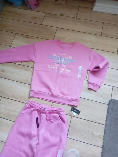 girls tracksuit    aged   10-11