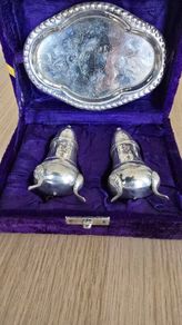 pepper shaker and salt shaker