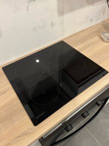 Brand New INDESIT RI 161 C 58 cm Hob Electric Ceramic Hob - Black