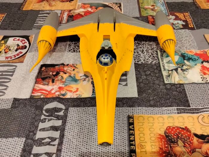 Star Wars Naboo Starfighter incomplete