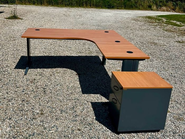 L-Shaped Office Desk & Drawers