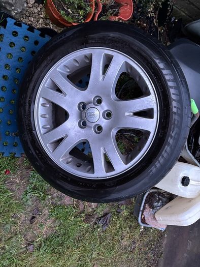 Range Rover Alloys 19" set of 4. ( 5 x 120 )